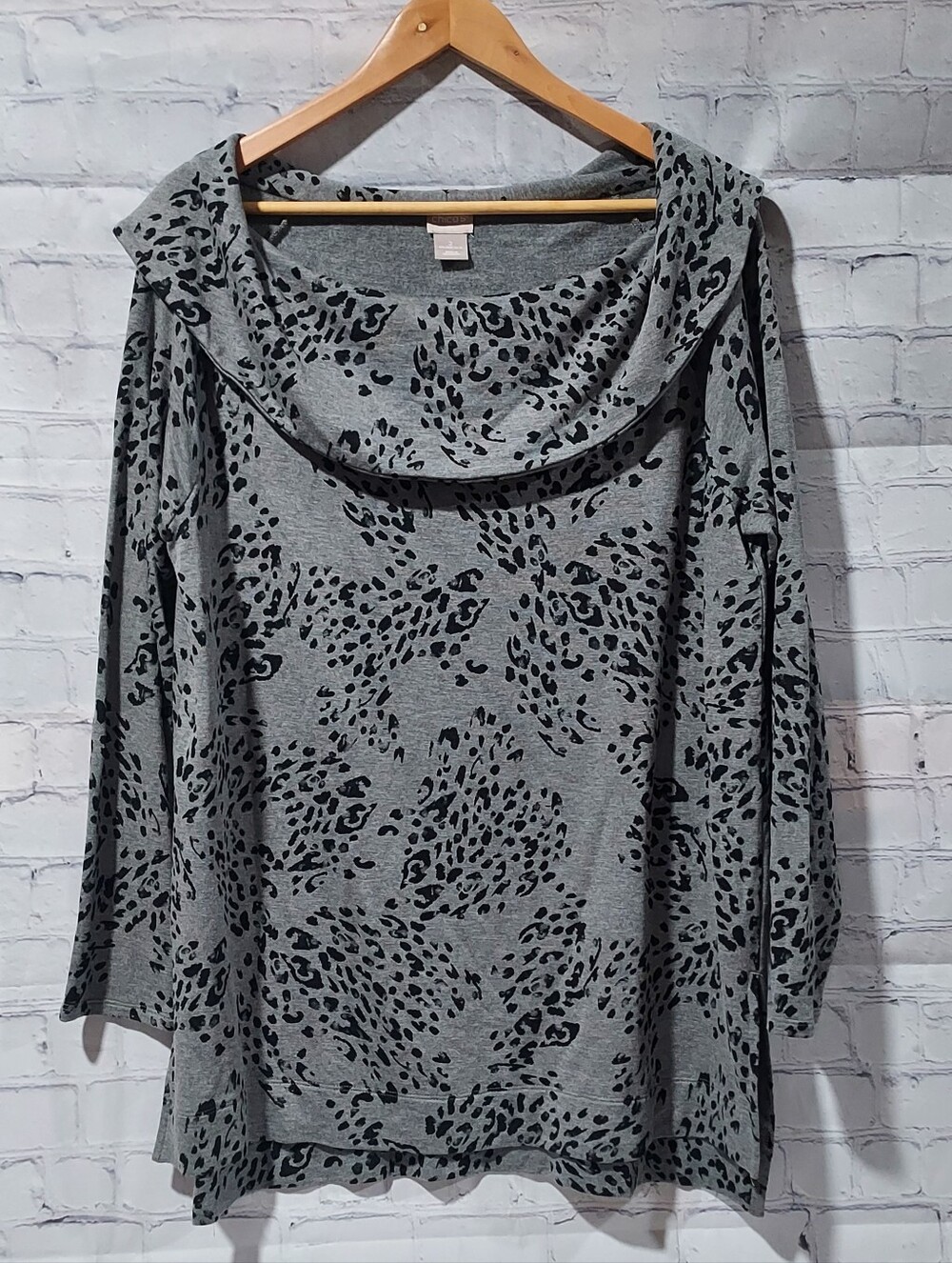 Chico's Zenergy 2 ( U.S. 12/14) Top Cowl Neck Animal Print Pullover Sweatshirt